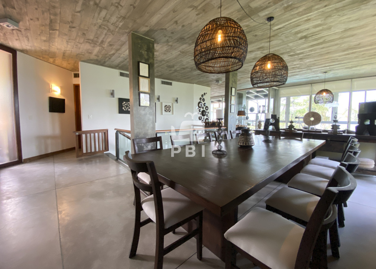 RXhjZXBjaW9uYWwgUHJvcGllZGFkIGVuIFJpbmNvbmFkYSBBbHRhIGNvbiBWaXN0YXMgSW5pZ3VhbGFibGVzIC0gUmVmIDogUEJJNzIz