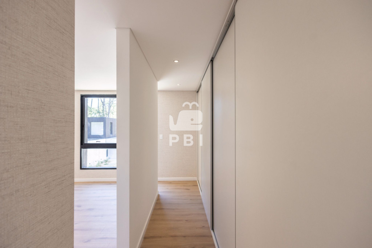 Q2FzYSAzIERPUk1JVE9SSU9TIGVuIENsdWIgZGVsIExhZ28sIFB1bnRhIEJhbGxlbmEgLSBSZWYgOiBQQkkyNjUy