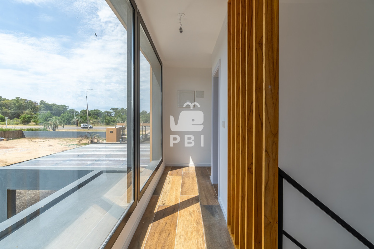 Q2FzYSBkZSAzIGRvcm1pdG9yaW9zIGVuIEdydXRhcyBWaWxsYWdlLCBQdW50YSBCYWxsZW5hIC0gUmVmIDogUEJJMTMxODg=