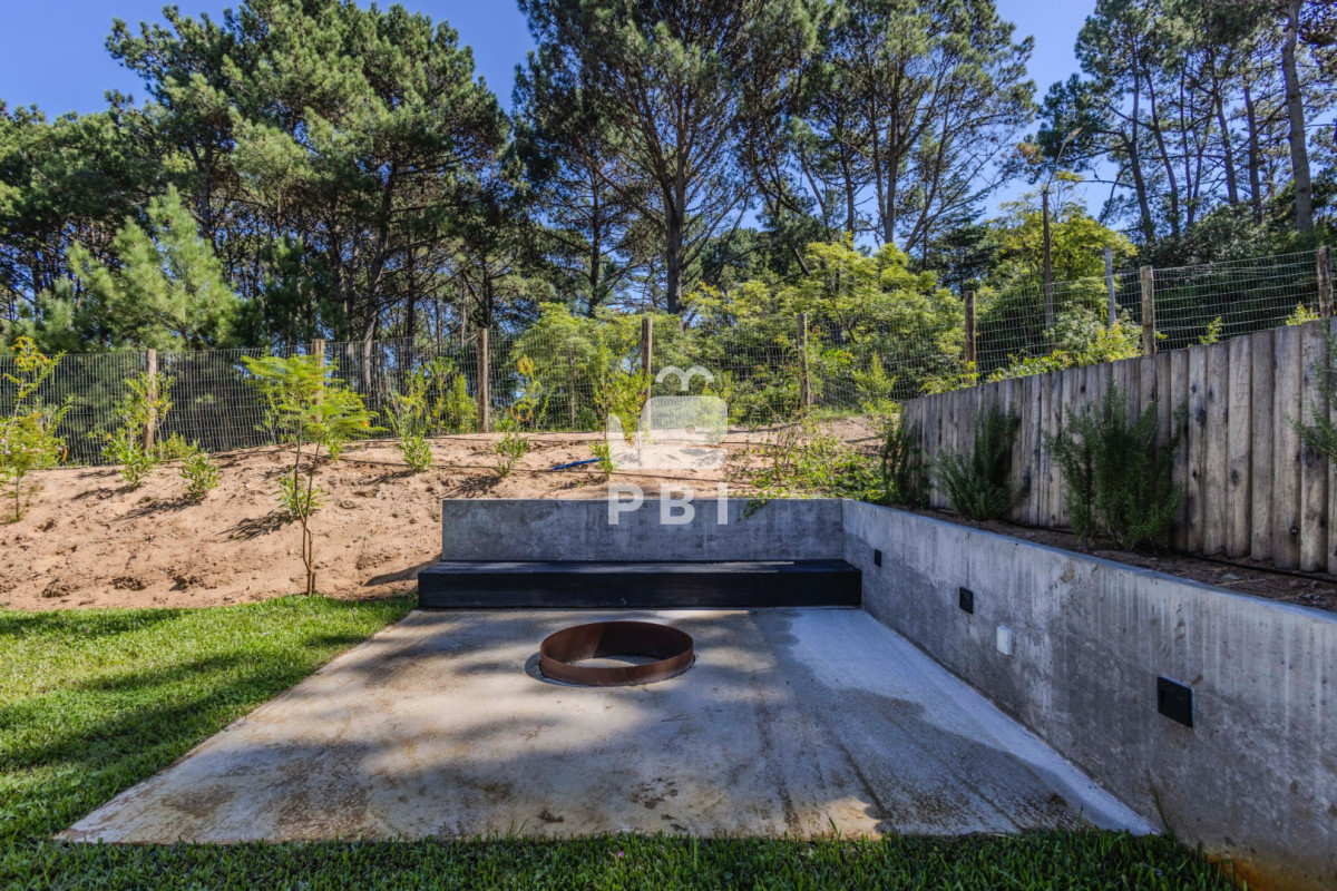 Q2FzYSAzIERPUk1JVE9SSU9TIGVuIENsdWIgZGVsIExhZ28sIFB1bnRhIEJhbGxlbmEgLSBSZWYgOiBQQkkyNjUy