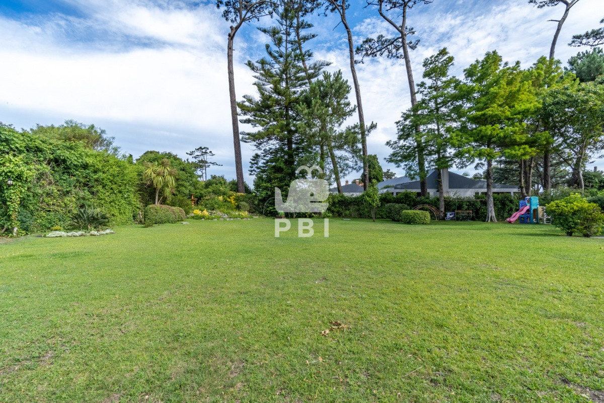 VmVudGEgY2FzYSBkZSA3IGRvcm1pdG9yaW9zLFBsYXlhIE1hbnNhLCBQdW50YSBkZWwgRXN0ZSAtIFJlZiA6IFBCSTI5MTU=