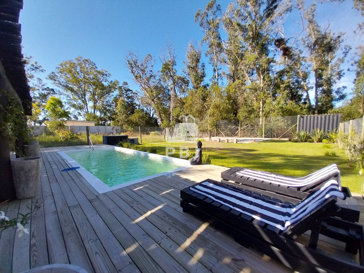 Q2FzYSA0IERPUk1JVE9SSU9TIGVuIEVkZW4gUm9jaywgTWFsZG9uYWRvIC0gUmVmIDogUEJJMTMxNTk=