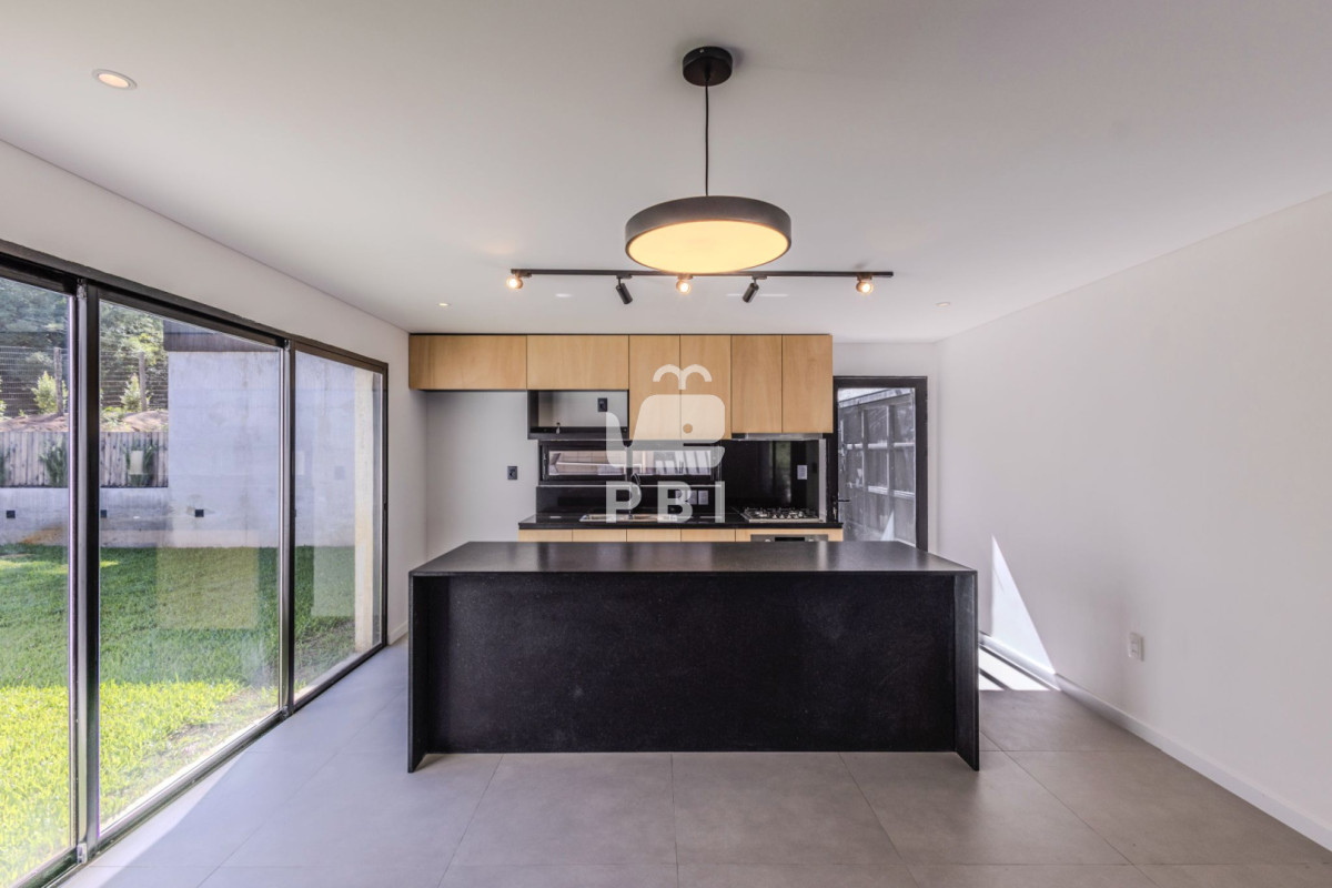 Q2FzYSAzIERPUk1JVE9SSU9TIGVuIENsdWIgZGVsIExhZ28sIFB1bnRhIEJhbGxlbmEgLSBSZWYgOiBQQkkyNjUy