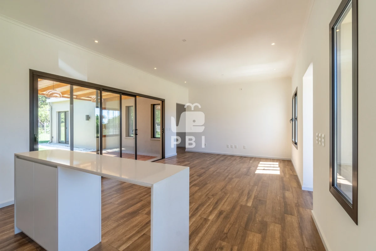 Q2FzYSBlbiB2ZW50YSBlbiBQaWVkcmFzIGRlbCBDaGlsZW5vLCBNYWxkb25hZG8uIC0gUmVmIDogUEJJMTU1NzU=