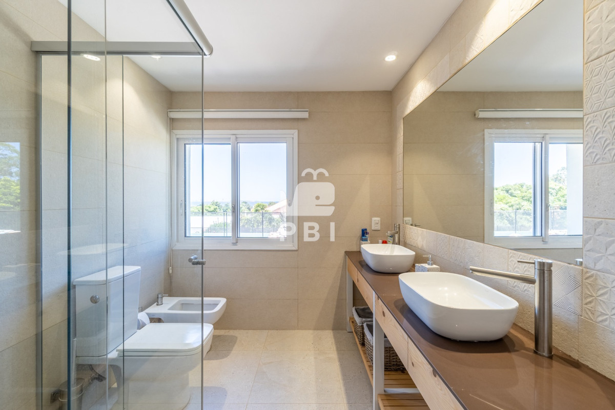 Q2FzYSBlbiB2ZW50YSBlbiBMYXMgR3J1dGFzLCBQdW50YSBCYWxsZW5hICAtIFJlZiA6IFBCSTE1NTM0