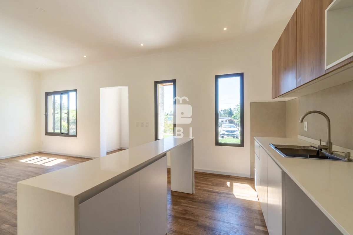 Q2FzYSBlbiB2ZW50YSBlbiBQaWVkcmFzIGRlbCBDaGlsZW5vLCBNYWxkb25hZG8uIC0gUmVmIDogUEJJMTU1NzU=