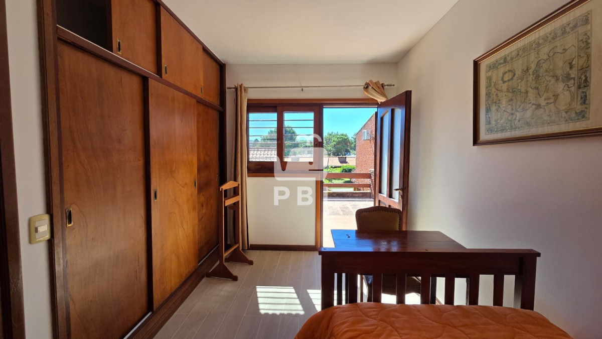 Q2FzYSAzIGRvcm1pdG9yaW9zIGVuIFB1bnRhIGRlbCBFc3RlIC0gUmVmIDogUEJJMTU3NzA=