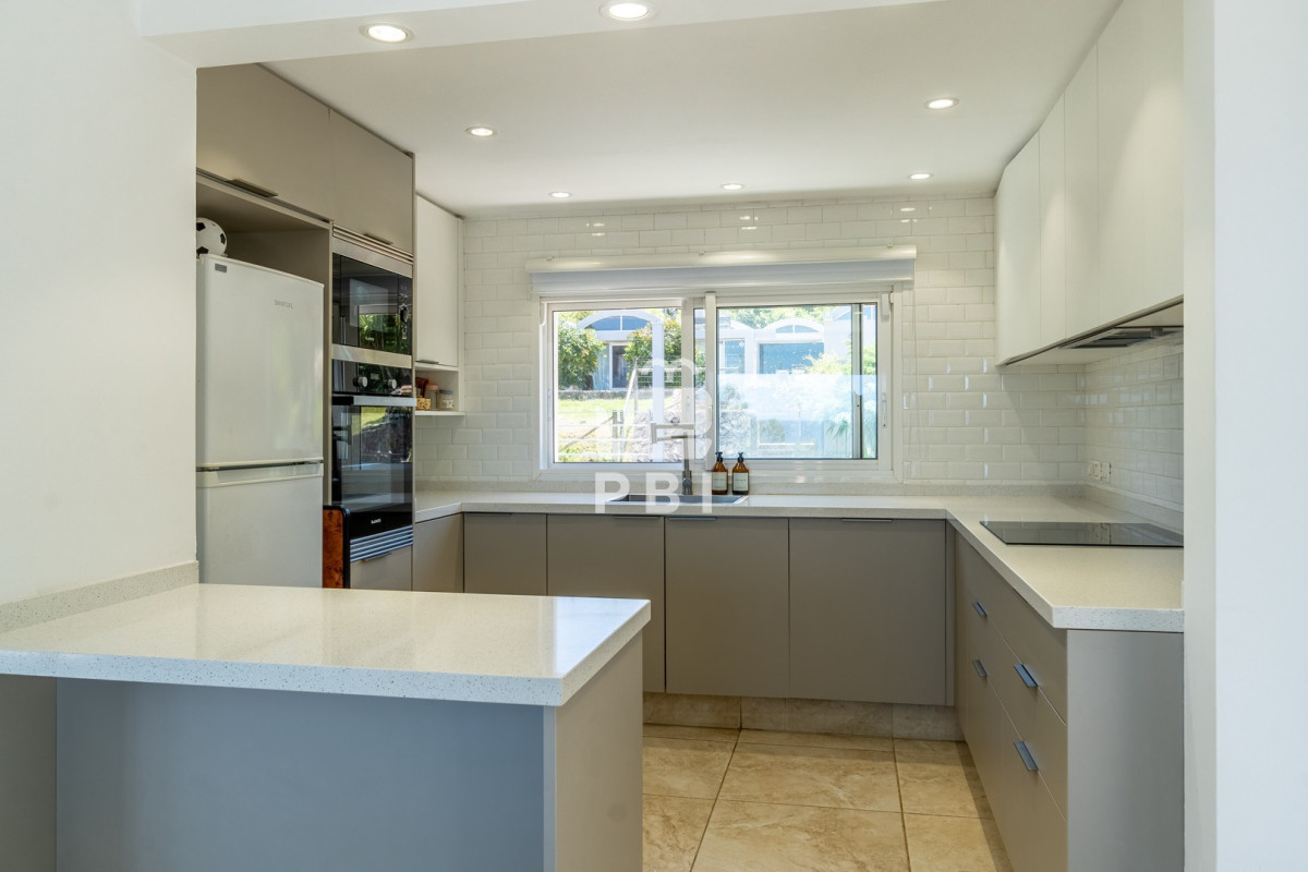 Q2FzYSBlbiB2ZW50YSBlbiBMYXMgR3J1dGFzLCBQdW50YSBCYWxsZW5hICAtIFJlZiA6IFBCSTE1NTM0