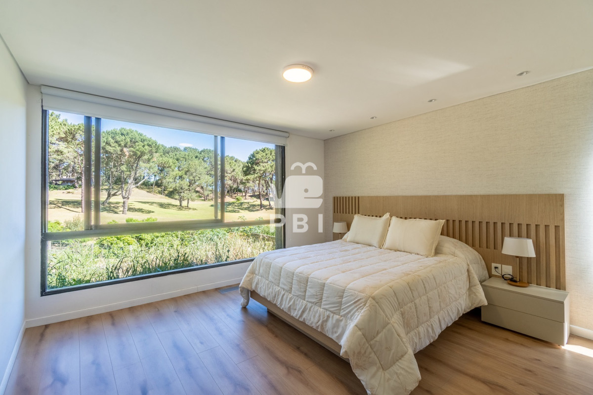 Q2FzYSBkZSAzIGRvcm1pdG9yaW9zIGVuIEFsbWFyLCBDbHViIGRlbCBMYWdvIC0gUmVmIDogUEJJMTQyMzY=