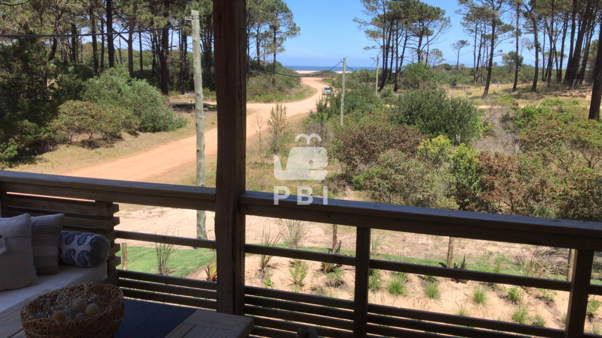 Q2FzYSAyIERPUk1JVE9SSU9TIGVuIENoaWh1YWh1YSwgTWFsZG9uYWRvIC0gUmVmIDogUEJJMTk4NA==