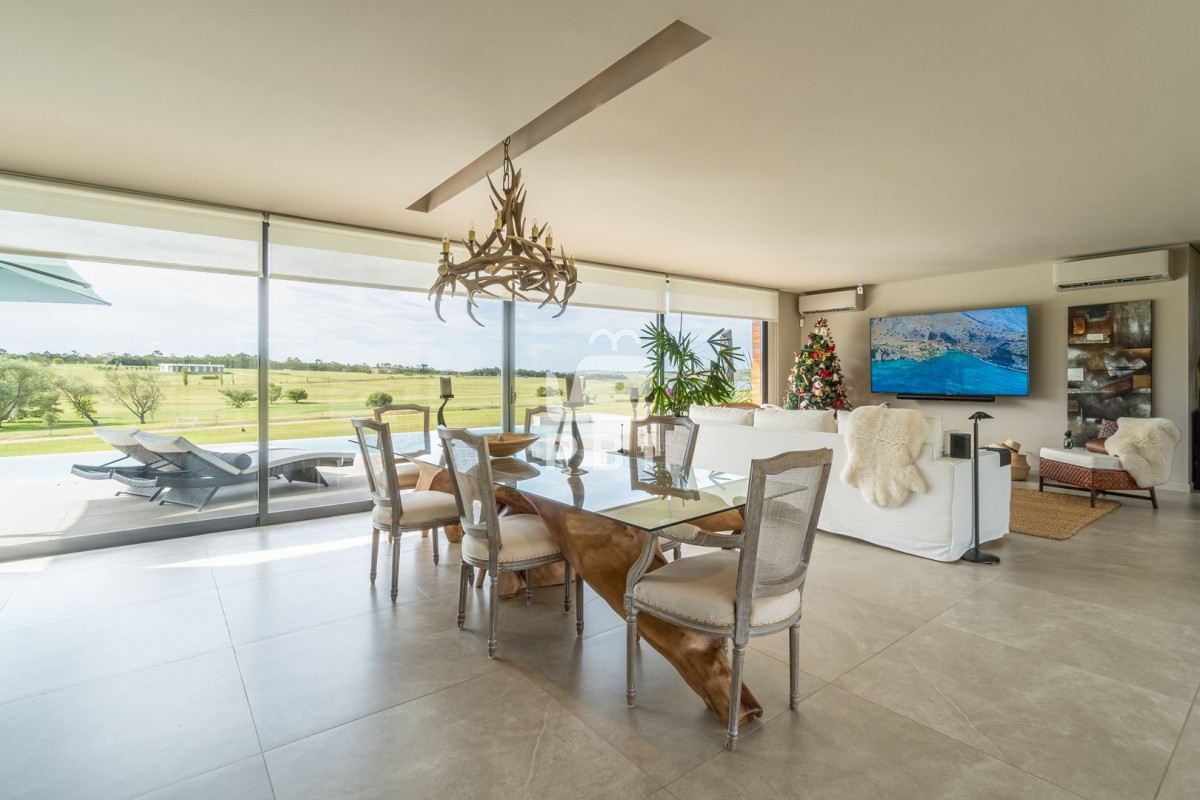 Q2FzYSBkZSAyIGRvcm1pdG9yaW9zIGVuIExhZ3VuYSBkZSBsb3MgQ2lzbmVzIC0gUmVmIDogUEJJMzIzOA==