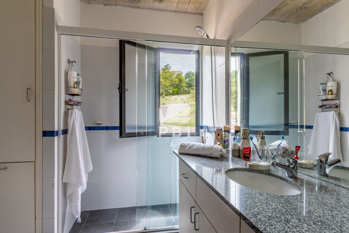 Q2FzYSBlbiB2ZW50YSBlbiBsYXMgR3J1dGFzLCBQdW50YSBCYWxsZW5hIC0gUmVmIDogUEJJMjg2MQ==