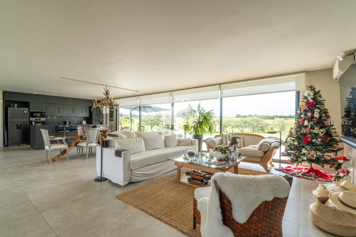 Q2FzYSBkZSAyIGRvcm1pdG9yaW9zIGVuIExhZ3VuYSBkZSBsb3MgQ2lzbmVzIC0gUmVmIDogUEJJMzIzOA==