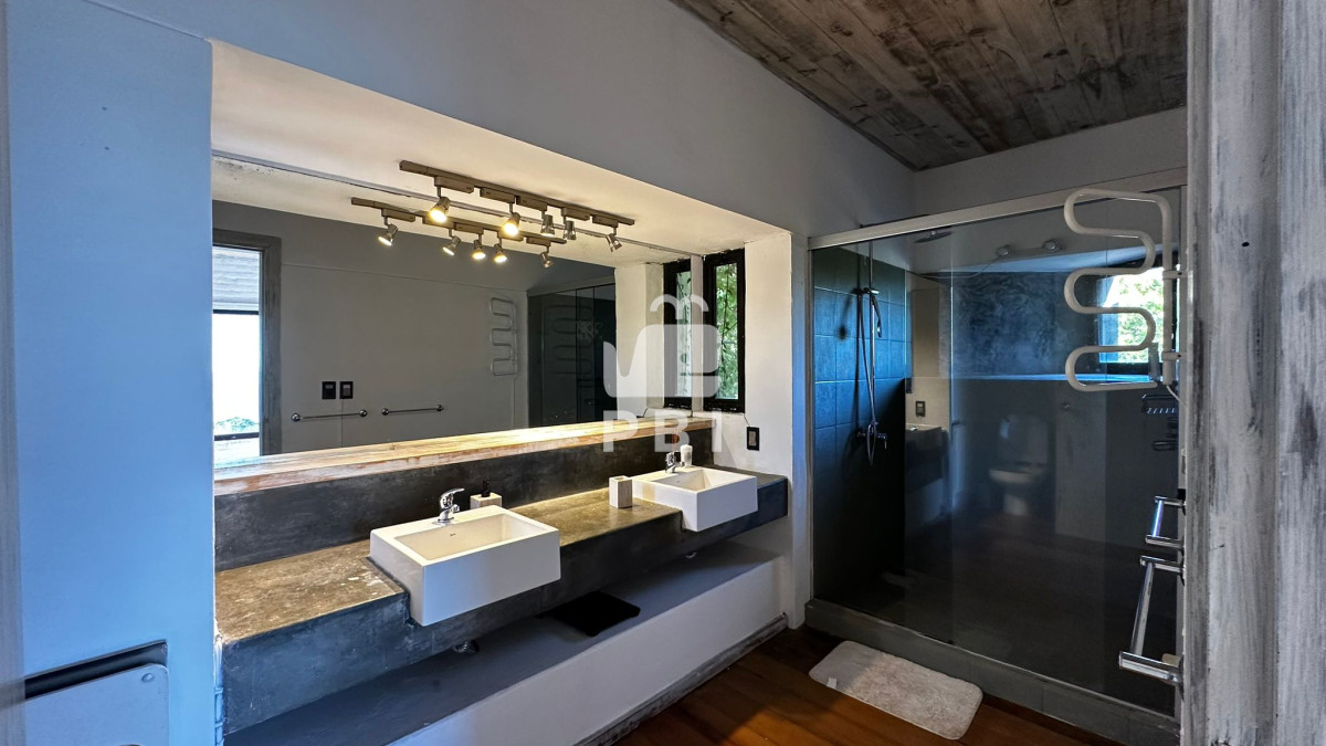 Q2FzYSBlbiBMb21vIERlIExhIEJhbGxlbmEgNSBkb3JtaXRvcmlvcyAtIFJlZiA6IFBCSTE3OTg=