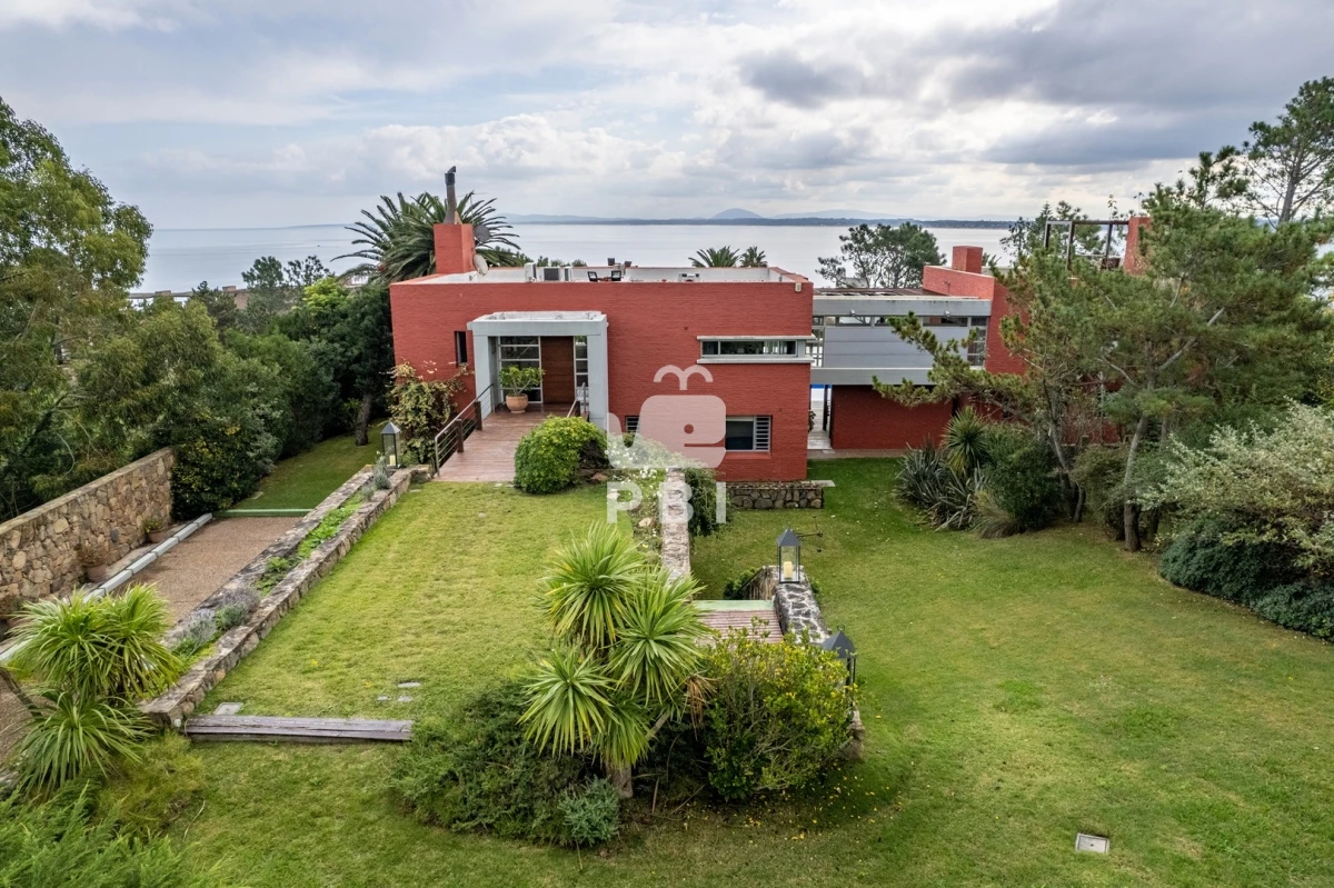 Lomo de la Ballena - GoPunta - Portal Inmobiliario de Punta del Este - Maldonado