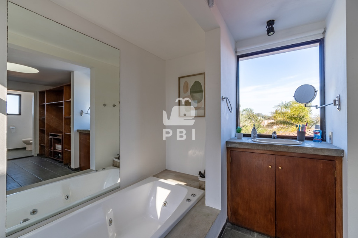 Q2FzYSA0IERPUk1JVE9SSU9TIGVuIFJJTkNPTkFEQSwgUHVudGEgQmFsbGVuYSAtIFJlZiA6IFBCSTI2ODg=