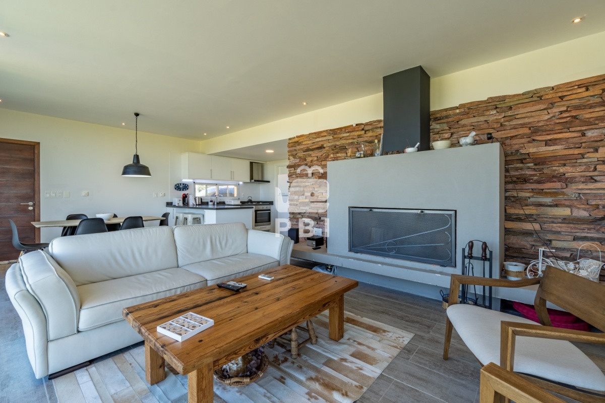 Q2FzYSA2IERPUk1JVE9SSU9TIGVuIExhZ3VuYSBkZSBsb3MgQ2lzbmVzLCBQdW50YSBCYWxsZW5hIC0gUmVmIDogUEJJMjg3MQ==