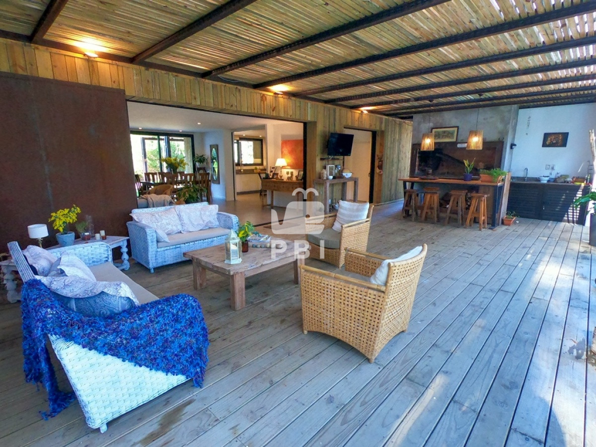 Q2FzYSA0IERPUk1JVE9SSU9TIGVuIERFU0lHTiBWSUxMQUdFLCBQdW50YSBCYWxsZW5hIC0gUmVmIDogUEJJMjMzMg==