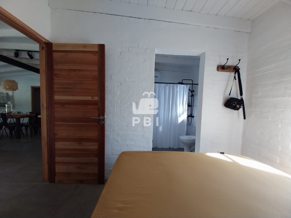 Q2FzYSA0IERPUk1JVE9SSU9TIGVuIEVkZW4gUm9jaywgTWFsZG9uYWRvIC0gUmVmIDogUEJJMTMxNTk=