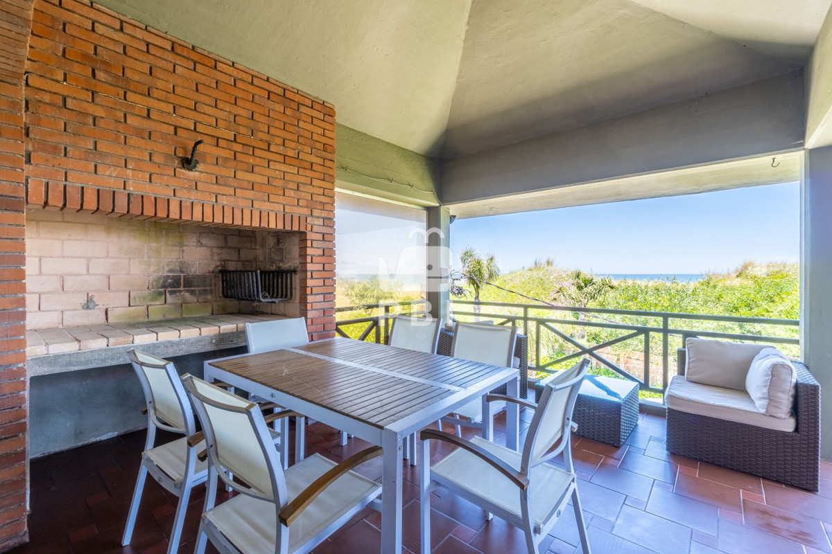 Q2FzYSBkZSAzIGRvcm1pdG9yaW9zIGVuIFRpbyBUb20sIFB1bnRhIEJhbGxlbmEgLSBSZWYgOiBQQkkxNTM5MQ==