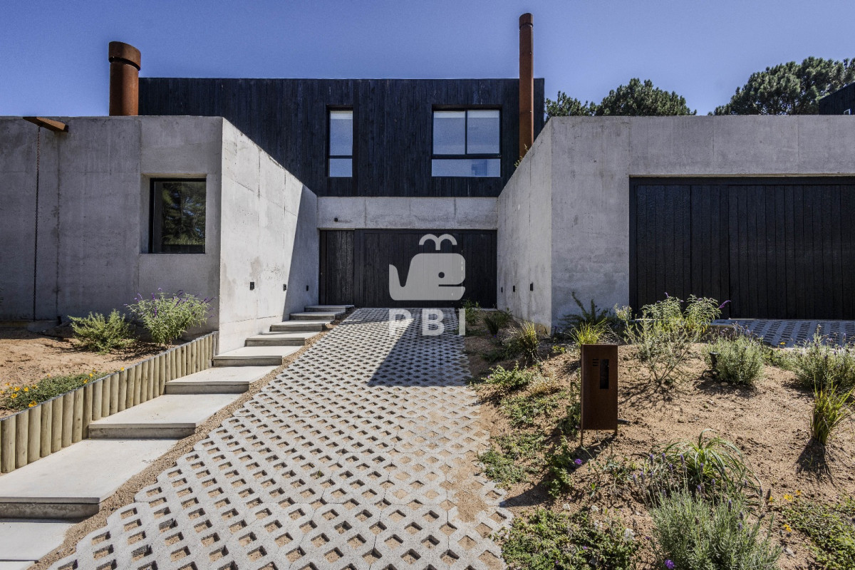 Q2FzYSAzIERPUk1JVE9SSU9TIGVuIENsdWIgZGVsIExhZ28sIFB1bnRhIEJhbGxlbmEgLSBSZWYgOiBQQkkyNjUx