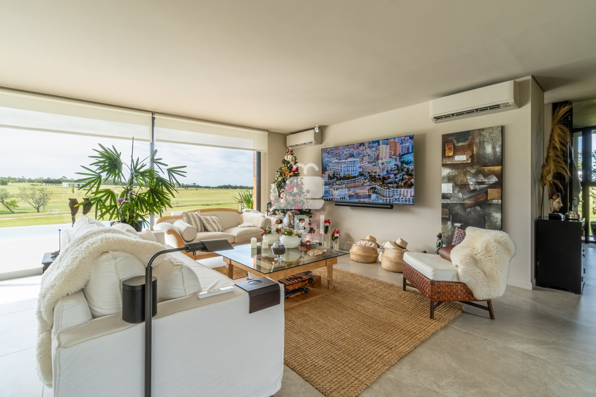 Q2FzYSBkZSAyIGRvcm1pdG9yaW9zIGVuIExhZ3VuYSBkZSBsb3MgQ2lzbmVzIC0gUmVmIDogUEJJMzIzOA==