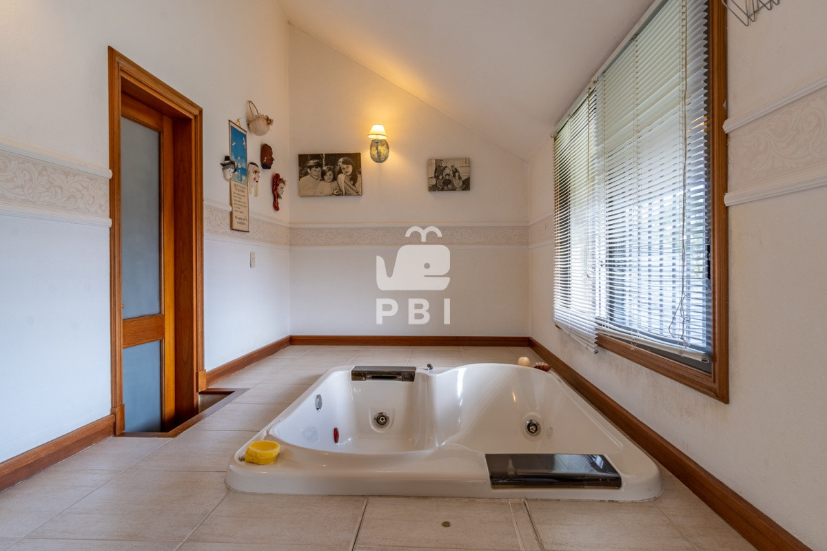 VmVudGEgY2FzYSBkZSA3IGRvcm1pdG9yaW9zLFBsYXlhIE1hbnNhLCBQdW50YSBkZWwgRXN0ZSAtIFJlZiA6IFBCSTI5MTU=