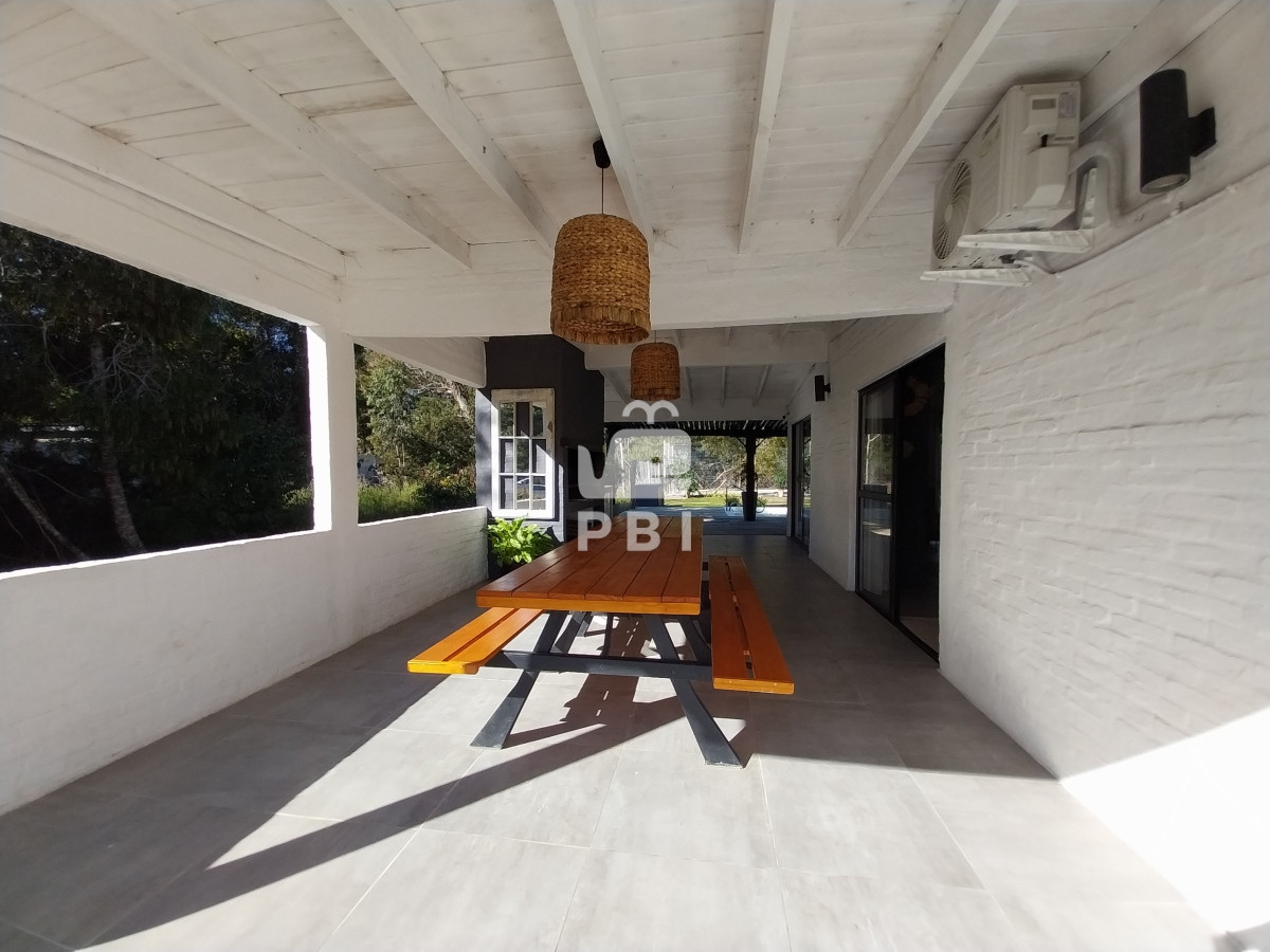 Q2FzYSA0IERPUk1JVE9SSU9TIGVuIEVkZW4gUm9jaywgTWFsZG9uYWRvIC0gUmVmIDogUEJJMTMxNTk=