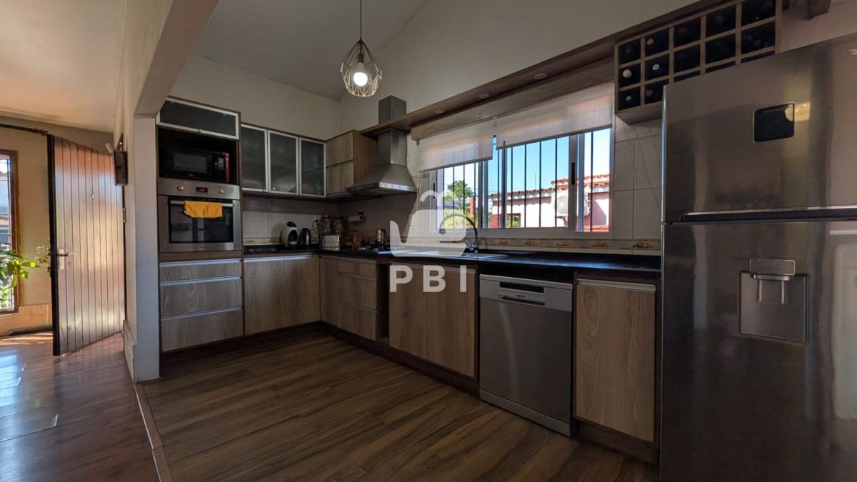 Q2FzYSAyIGRvcm1pdG9yaW9zICsgb2ZpY2luYSwgTWFsZG9uYWRvIFBhcmsgLSBSZWYgOiBQQkkxNTgwNQ==