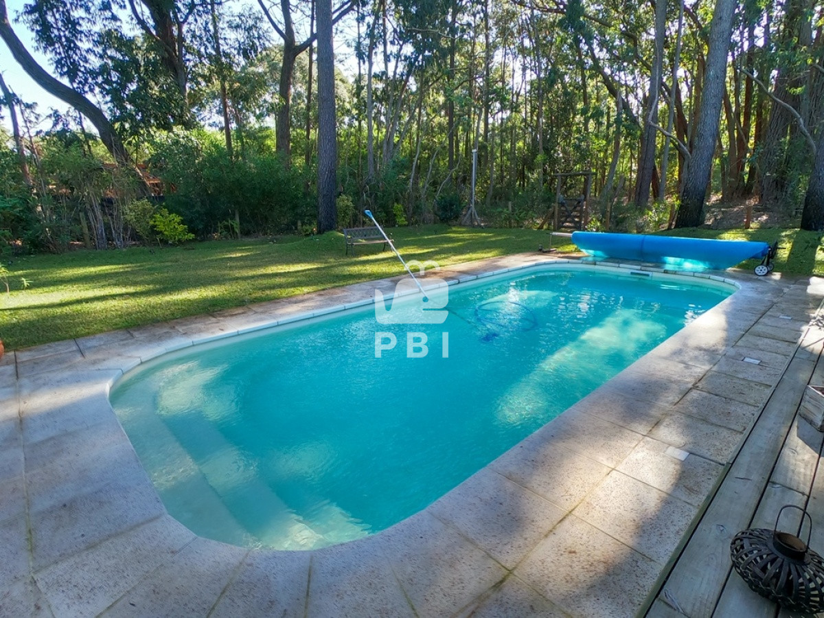 Q2FzYSA0IERPUk1JVE9SSU9TIGVuIERFU0lHTiBWSUxMQUdFLCBQdW50YSBCYWxsZW5hIC0gUmVmIDogUEJJMjMzMg==