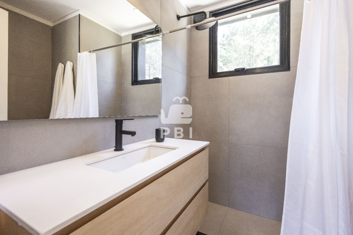 Q2FzYSAzIERPUk1JVE9SSU9TIGVuIENsdWIgZGVsIExhZ28sIFB1bnRhIEJhbGxlbmEgLSBSZWYgOiBQQkkyNjUx