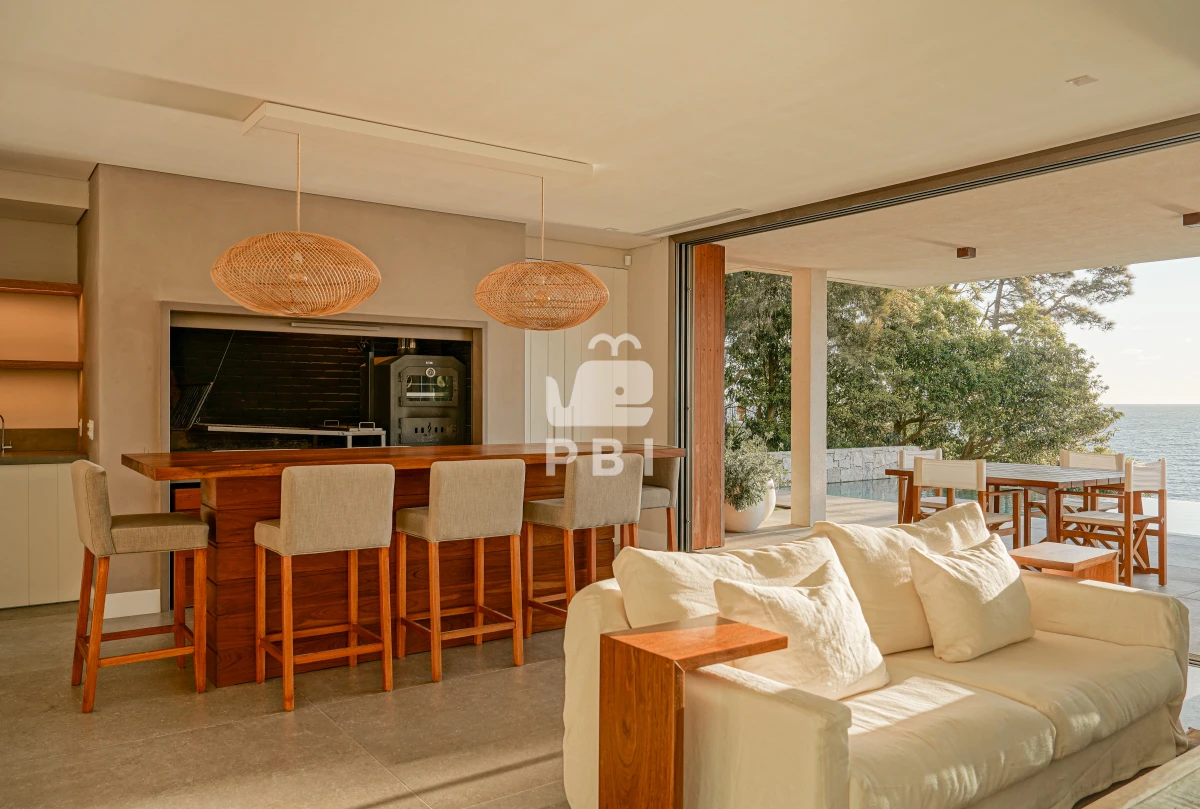 UmVzaWRlbmNpYSBkZSBMdWpvIHNvYnJlIGVsIG1hciBlbiB2ZW50YSBlbiBlbCBMb21vIGRlIGxhIEJhbGxlbmEsIFB1bnRhIEJhbGxlbmEgIC0gUmVmIDogUEJJMTQ1NzU=