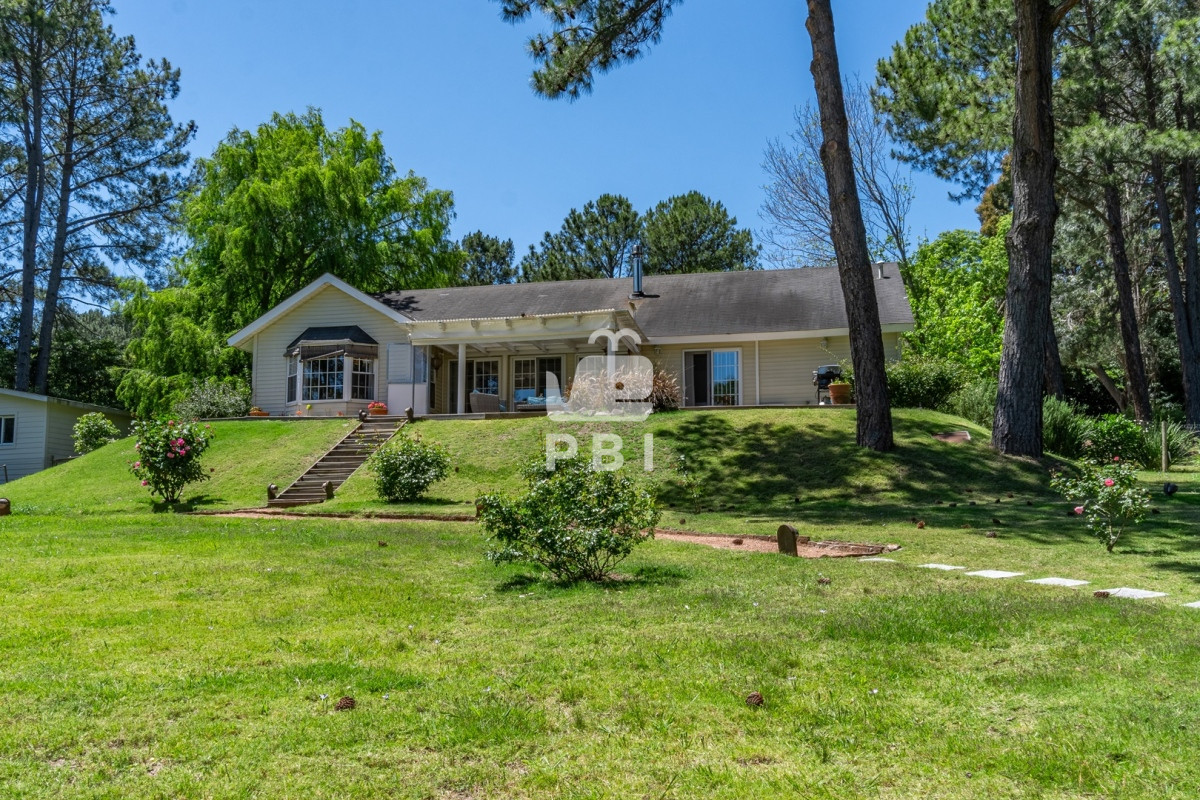 Q2FzYSBkZSAzIGRvcm1pdG9yaW9zIGVuIExhcyBDdW1icmVzLCBQdW50YSBCYWxsZW5hIC0gUmVmIDogUEJJMTMwNDQ=