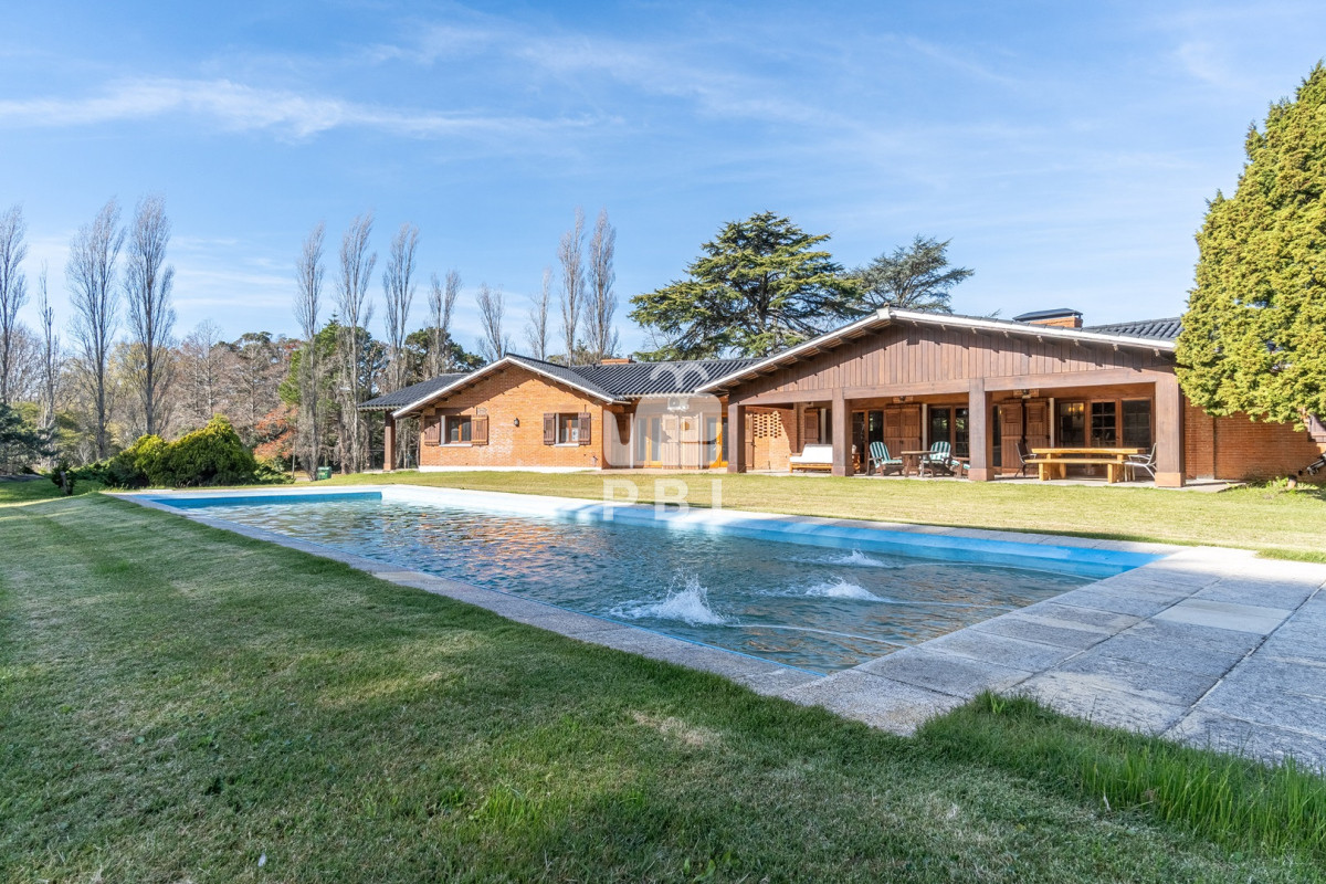 TWFnbmlmaWNhIHByb3BpZWRhZCBlbiBlbCBHb2xmICAtIFJlZiA6IFBCSTEyMDc5