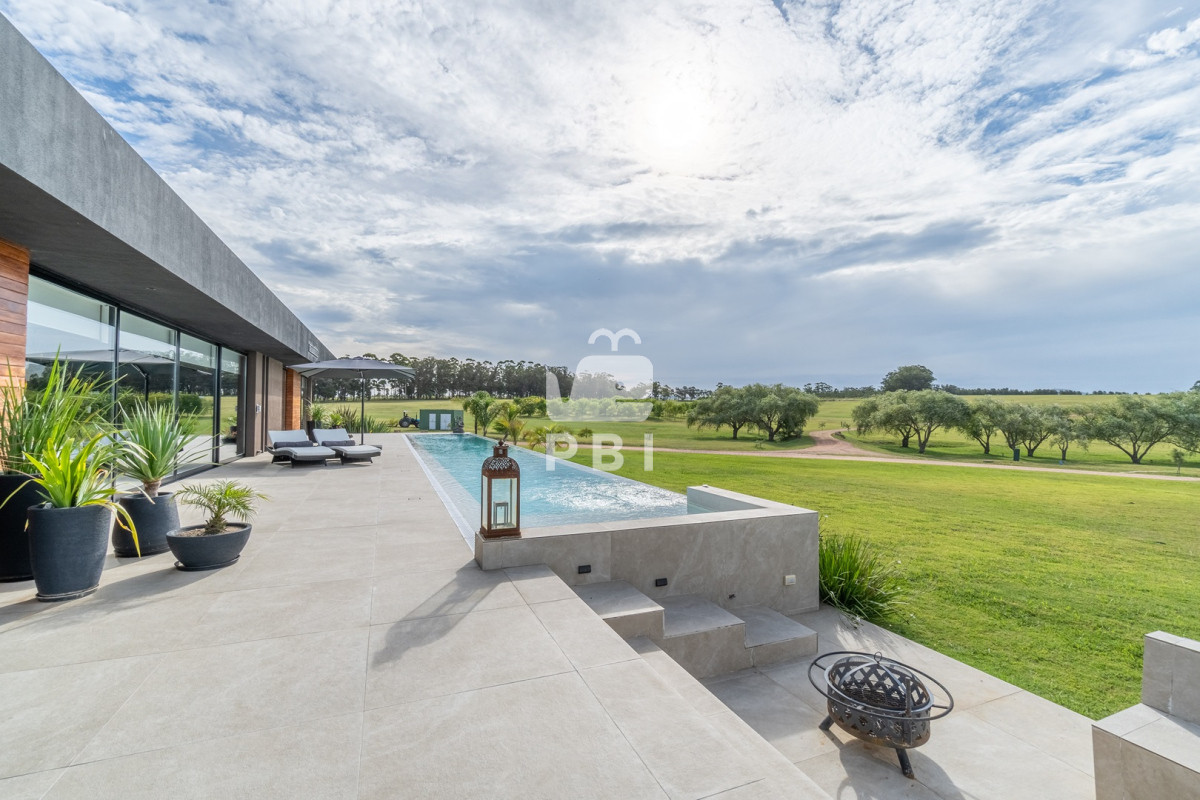 Q2FzYSBkZSAyIGRvcm1pdG9yaW9zIGVuIExhZ3VuYSBkZSBsb3MgQ2lzbmVzIC0gUmVmIDogUEJJMzIzOA==