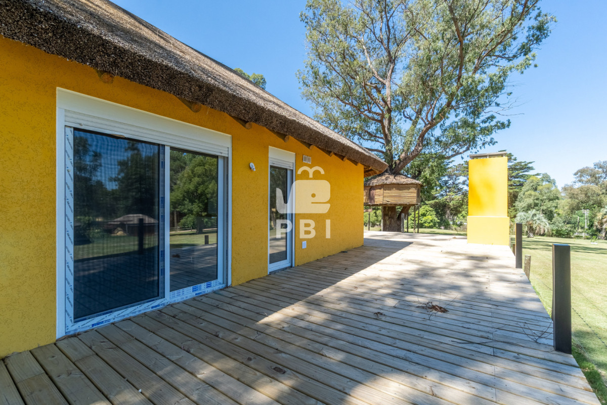 Q2FzYSBlbiB2ZW50YSBlbiBNYWxkb25hZG8sIE1hbGRvbmFkby4gLSBSZWYgOiBQQkkxNTU3MQ==