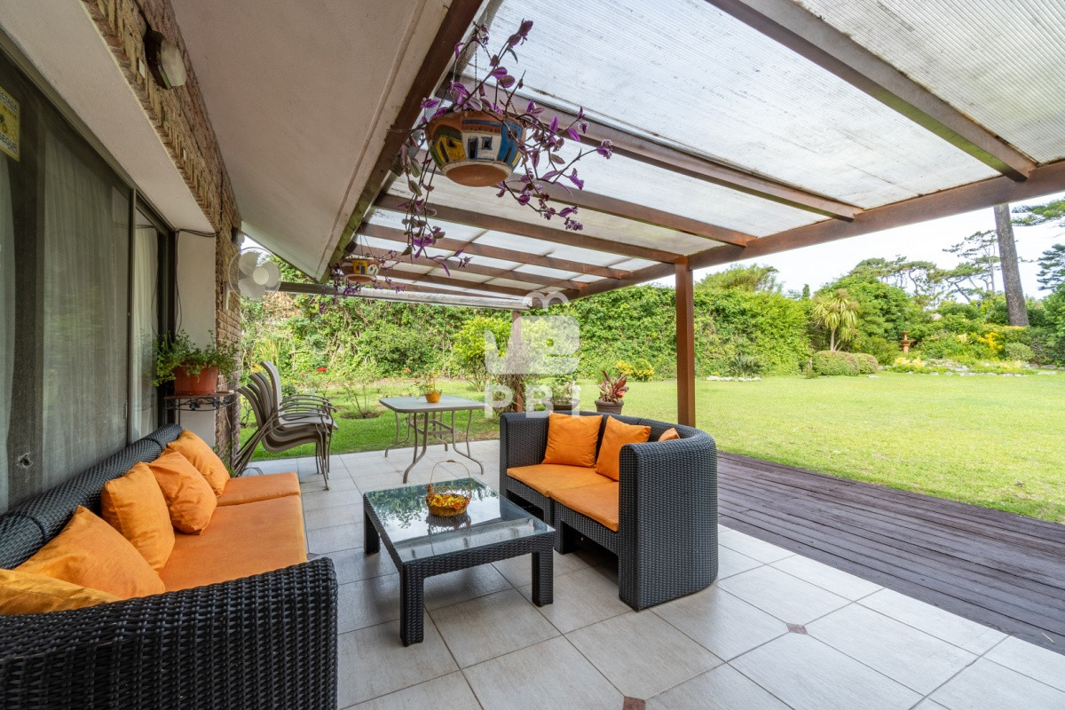 VmVudGEgY2FzYSBkZSA3IGRvcm1pdG9yaW9zLFBsYXlhIE1hbnNhLCBQdW50YSBkZWwgRXN0ZSAtIFJlZiA6IFBCSTI5MTU=