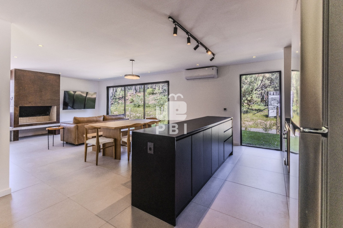 Q2FzYSAzIERPUk1JVE9SSU9TIGVuIENsdWIgZGVsIExhZ28sIFB1bnRhIEJhbGxlbmEgLSBSZWYgOiBQQkkyNjUx