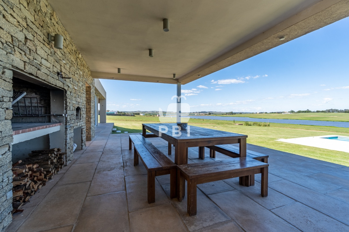 Q2FzYSBlbiBMYWd1bmEgZGUgbG9zIENpc25lcyAtIFJlZiA6IFBCSTEyODQw