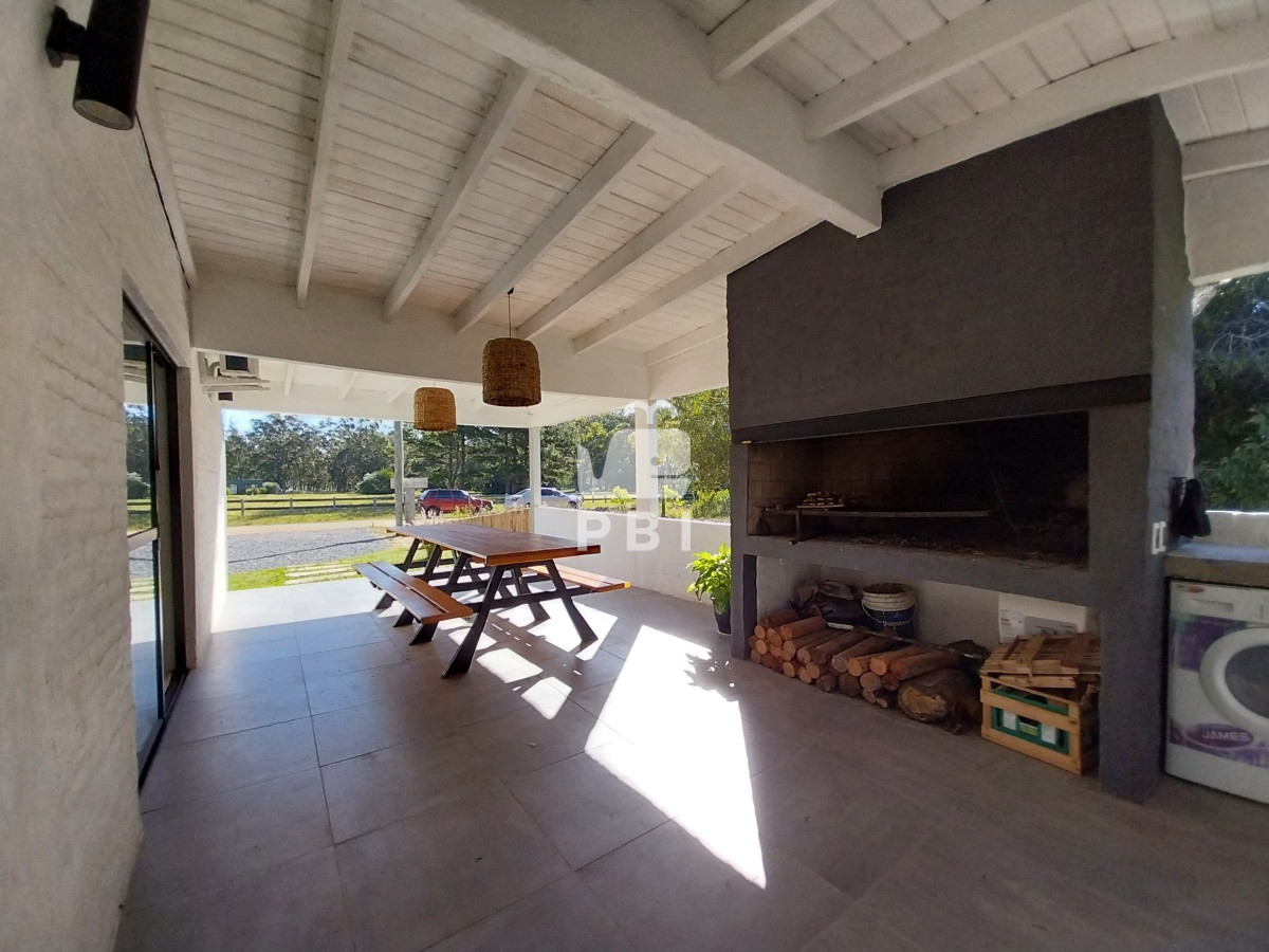 Q2FzYSA0IERPUk1JVE9SSU9TIGVuIEVkZW4gUm9jaywgTWFsZG9uYWRvIC0gUmVmIDogUEJJMTMxNTk=