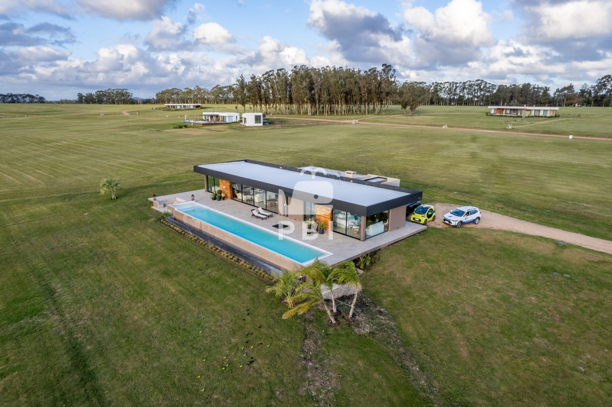 Q2FzYSBkZSAyIGRvcm1pdG9yaW9zIGVuIExhZ3VuYSBkZSBsb3MgQ2lzbmVzIC0gUmVmIDogUEJJMzIzOA==