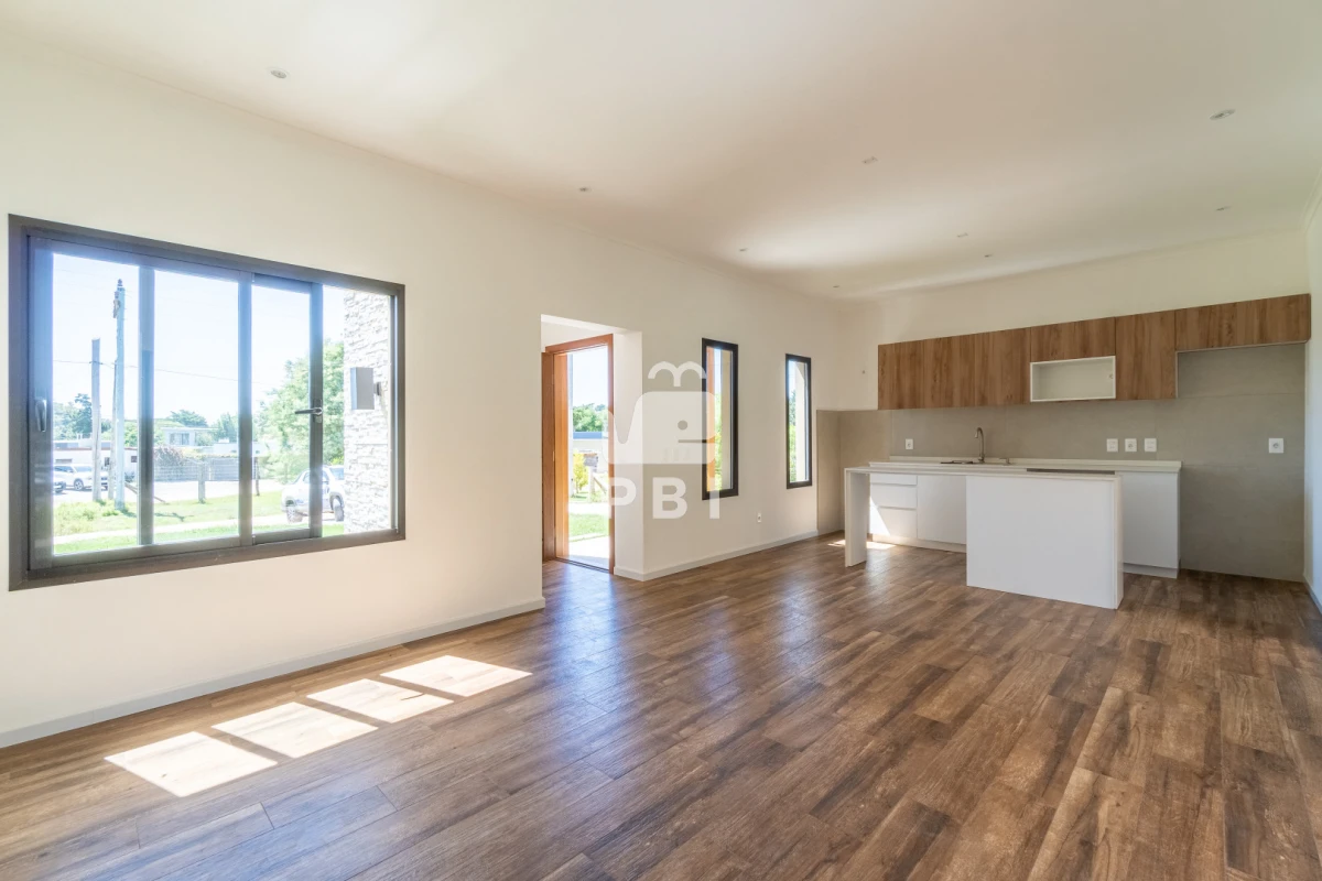 Q2FzYSBlbiB2ZW50YSBlbiBQaWVkcmFzIGRlbCBDaGlsZW5vLCBNYWxkb25hZG8uIC0gUmVmIDogUEJJMTU1NzU=