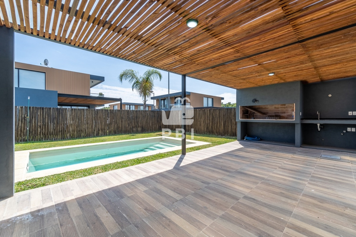 Q2FzYSBkZSAzIGRvcm1pdG9yaW9zIGVuIEdydXRhcyBWaWxsYWdlLCBQdW50YSBCYWxsZW5hIC0gUmVmIDogUEJJMTMxODg=