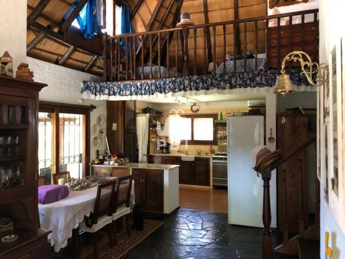 Q2FzYSBlbiB2ZW50YSBDbHViIERlbCBMYWdvIDMgZG9ybWl0b3Jpb3MgLSBSZWYgOiBQQkk0Njg=