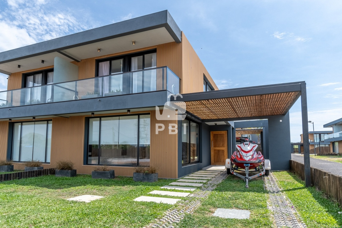 Q2FzYSBkZSAzIGRvcm1pdG9yaW9zIGVuIEdydXRhcyBWaWxsYWdlLCBQdW50YSBCYWxsZW5hIC0gUmVmIDogUEJJMTMxODg=