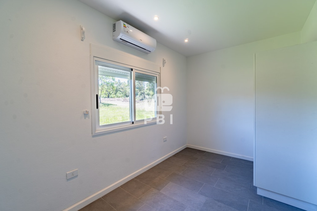 Q2FzYSA0IERPUk1JVE9SSU9TIGVuIENhbWlubyBMdXNzaWNoLCBQdW50YSBCYWxsZW5hIC0gUmVmIDogUEJJMjQ3NA==