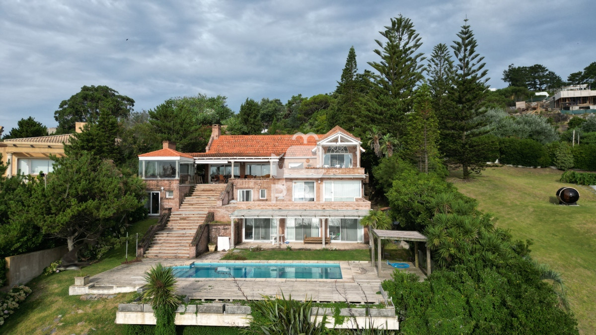 Lomo de la Ballena - GoPunta - Portal Inmobiliario de Punta del Este - Maldonado