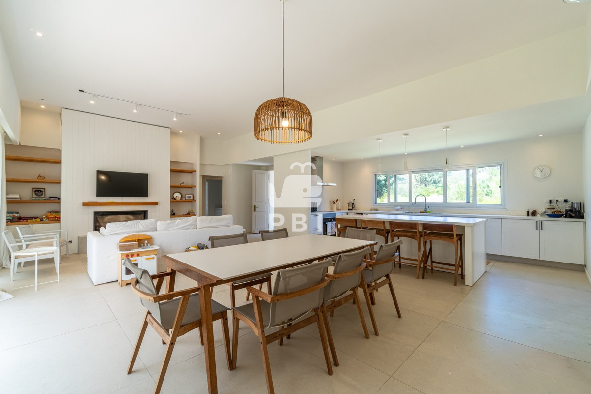 Q2FzYSBlbiB2ZW50YSBlbiBBY3JlcyBkZSBTb2xhbmFzLCBQdW50YSBCYWxsZW5hICAtIFJlZiA6IFBCSTE1NjU2