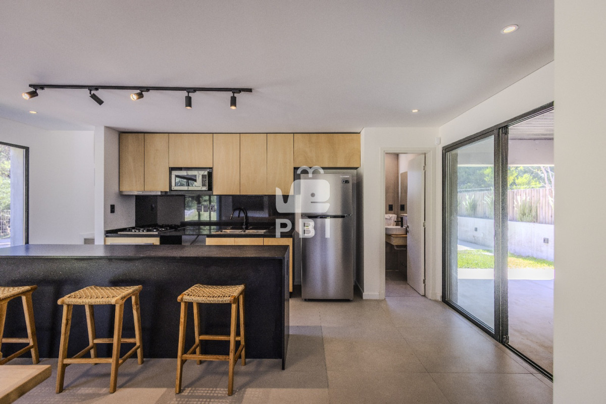 Q2FzYSAzIERPUk1JVE9SSU9TIGVuIENsdWIgZGVsIExhZ28sIFB1bnRhIEJhbGxlbmEgLSBSZWYgOiBQQkkyNjUx