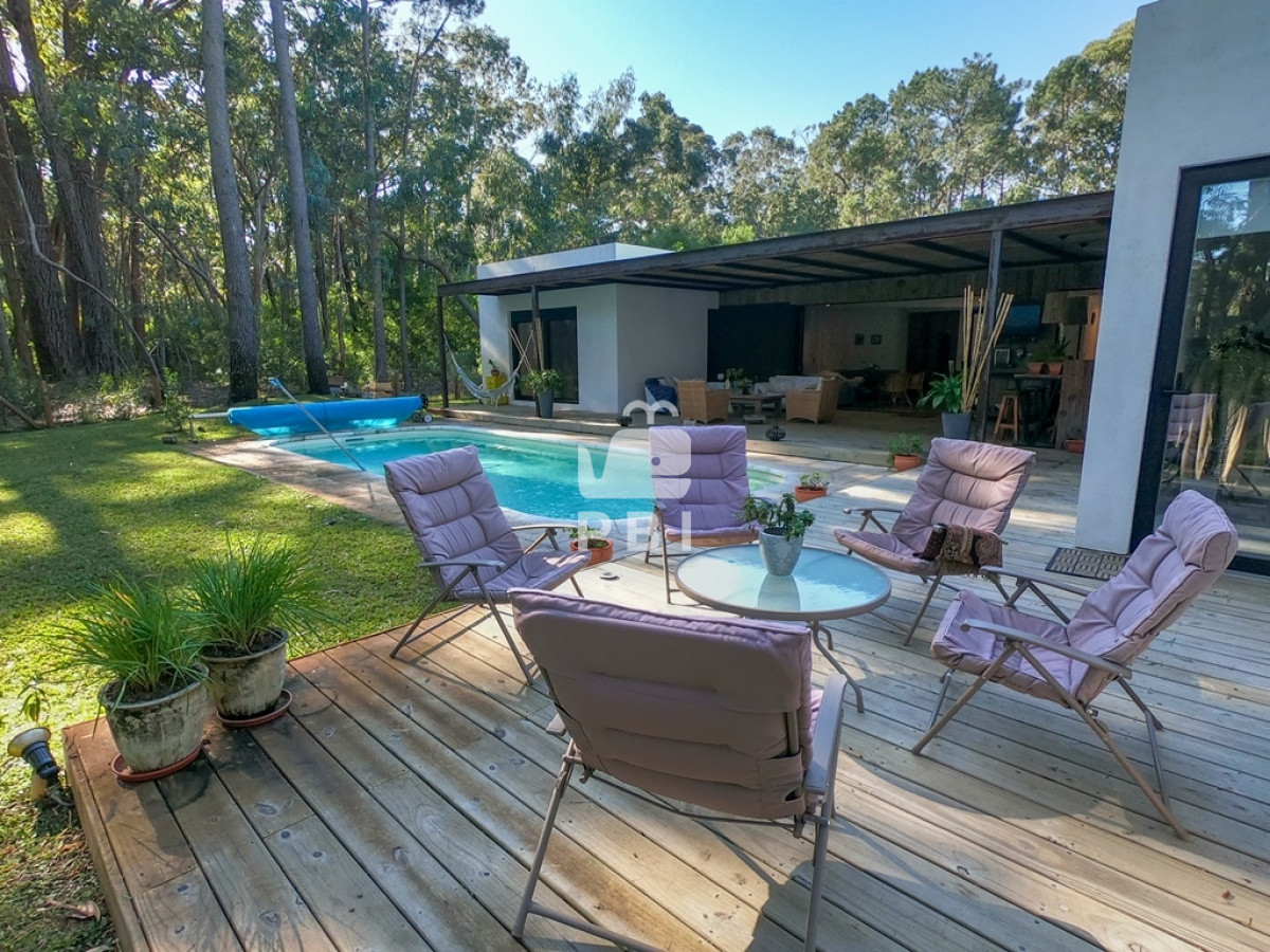 Q2FzYSA0IERPUk1JVE9SSU9TIGVuIERFU0lHTiBWSUxMQUdFLCBQdW50YSBCYWxsZW5hIC0gUmVmIDogUEJJMjMzMg==